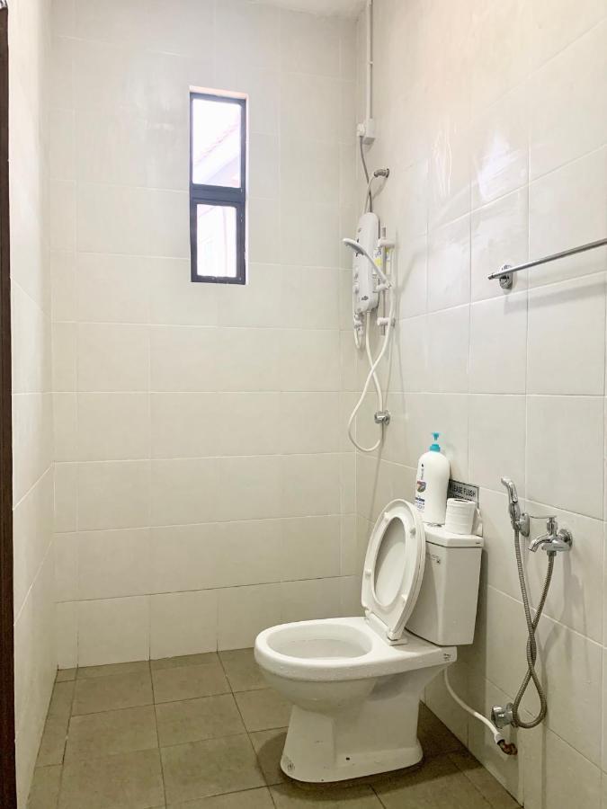 Sarah Guesthouse Kuala Terengganu Zewnętrze zdjęcie